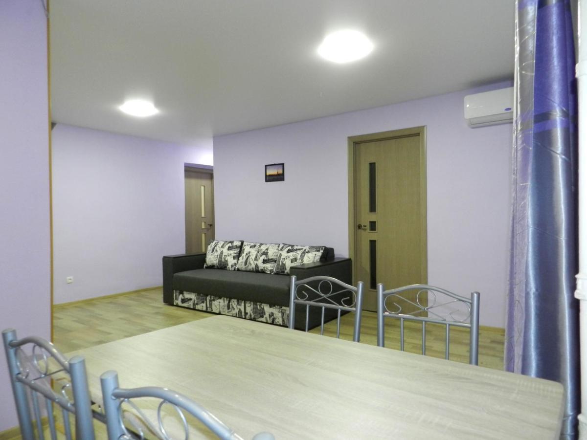 3-Room Apartment Near Inturist On Sobornyi Avenue 156, By Grandhome Zaporizhia Ngoại thất bức ảnh